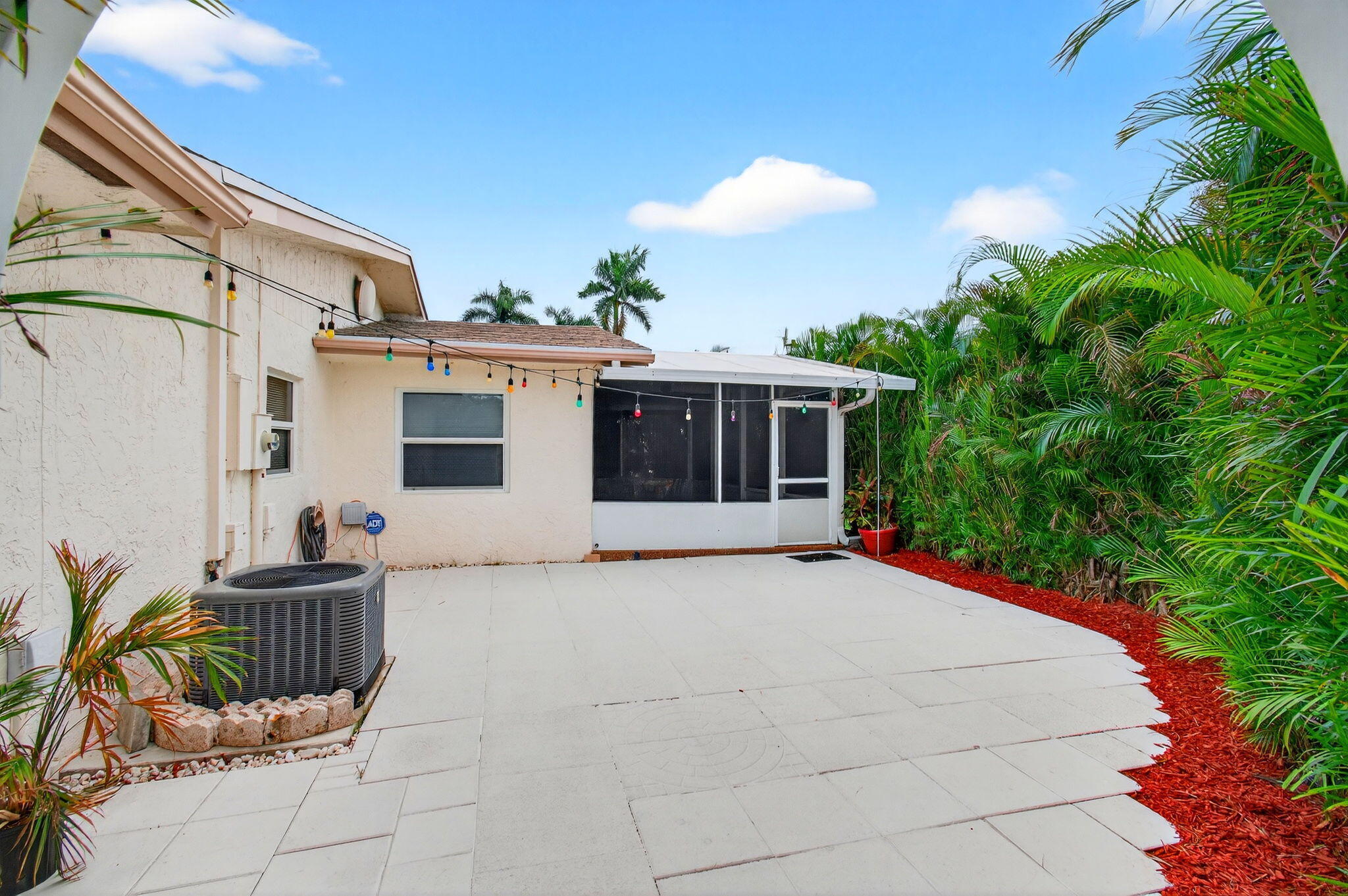 DELRAY VILLAS - Residential