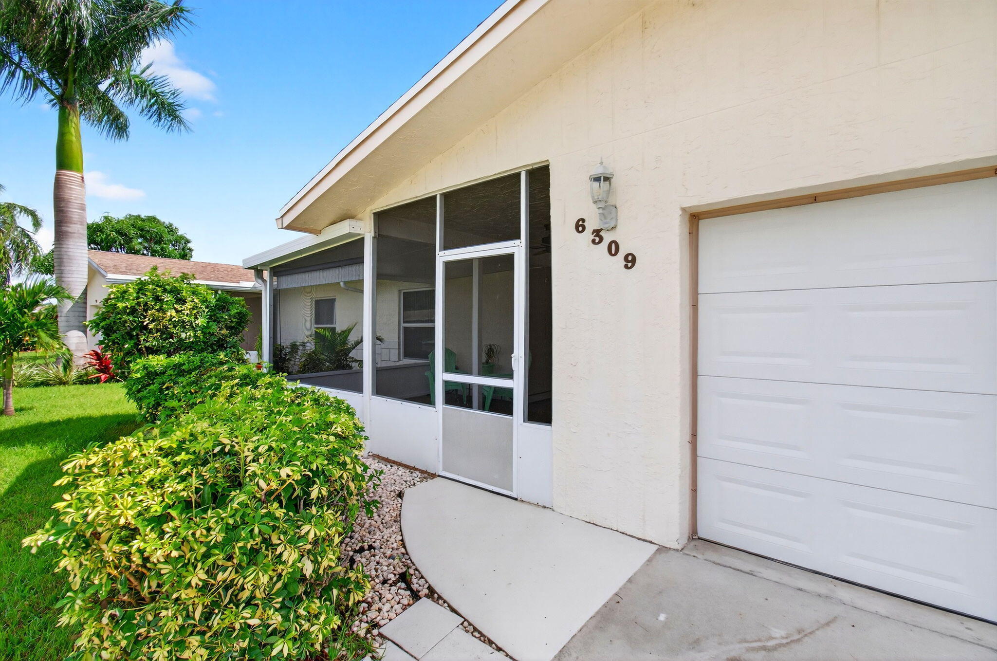 DELRAY VILLAS - Residential