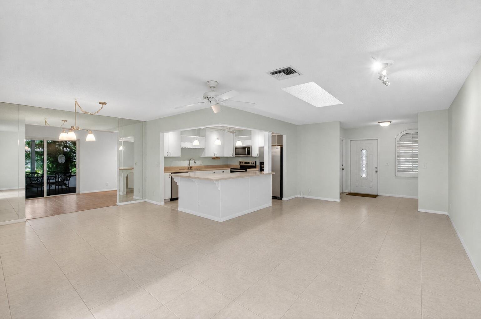 DELRAY VILLAS - Residential