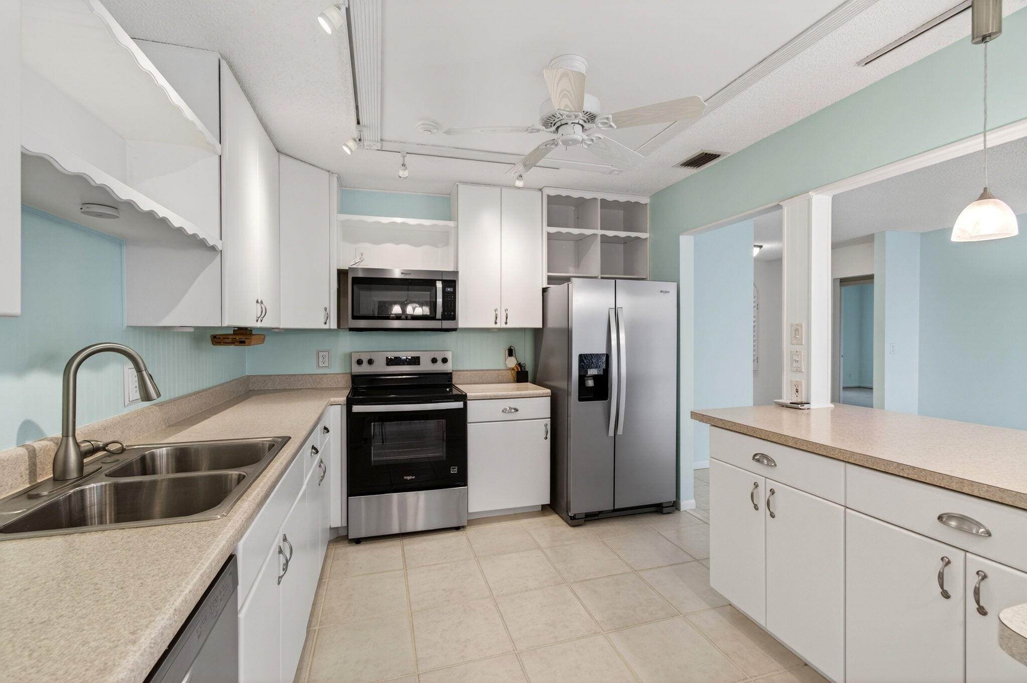 DELRAY VILLAS - Residential