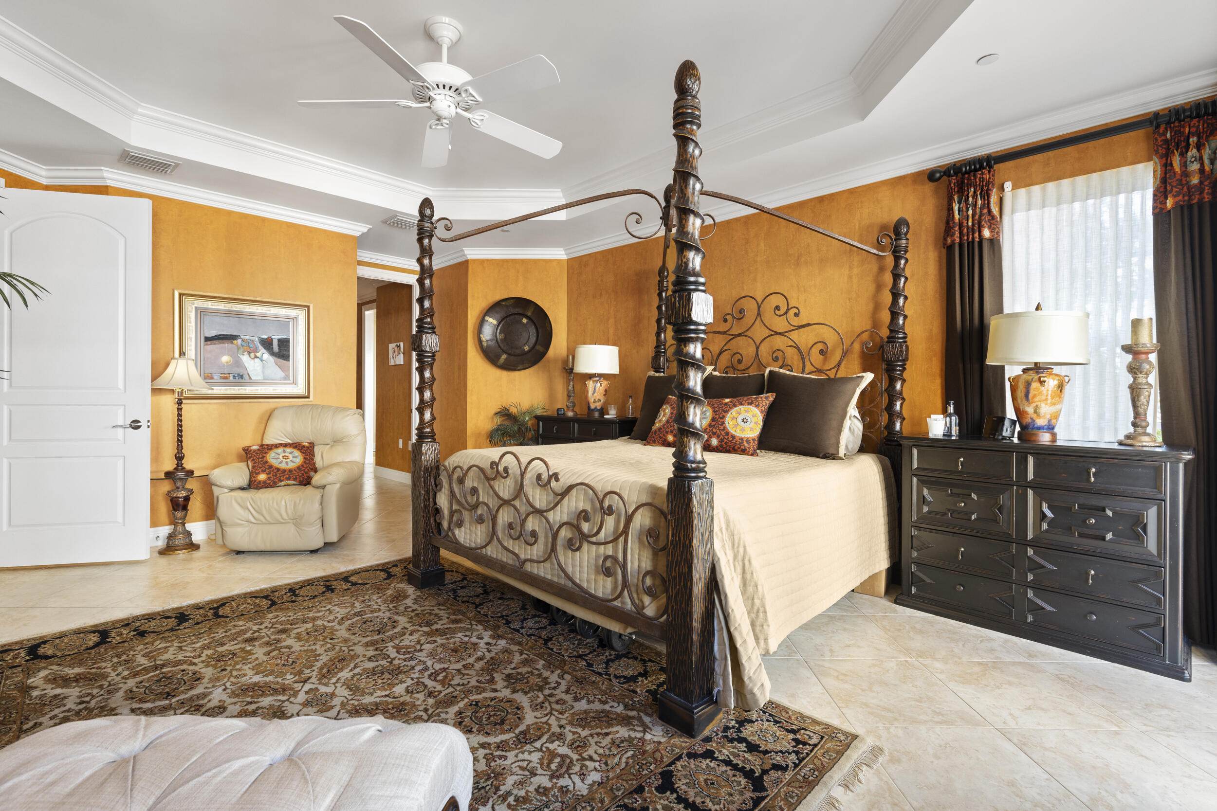 OUTRIGGER HARBOUR CONDO - Residential