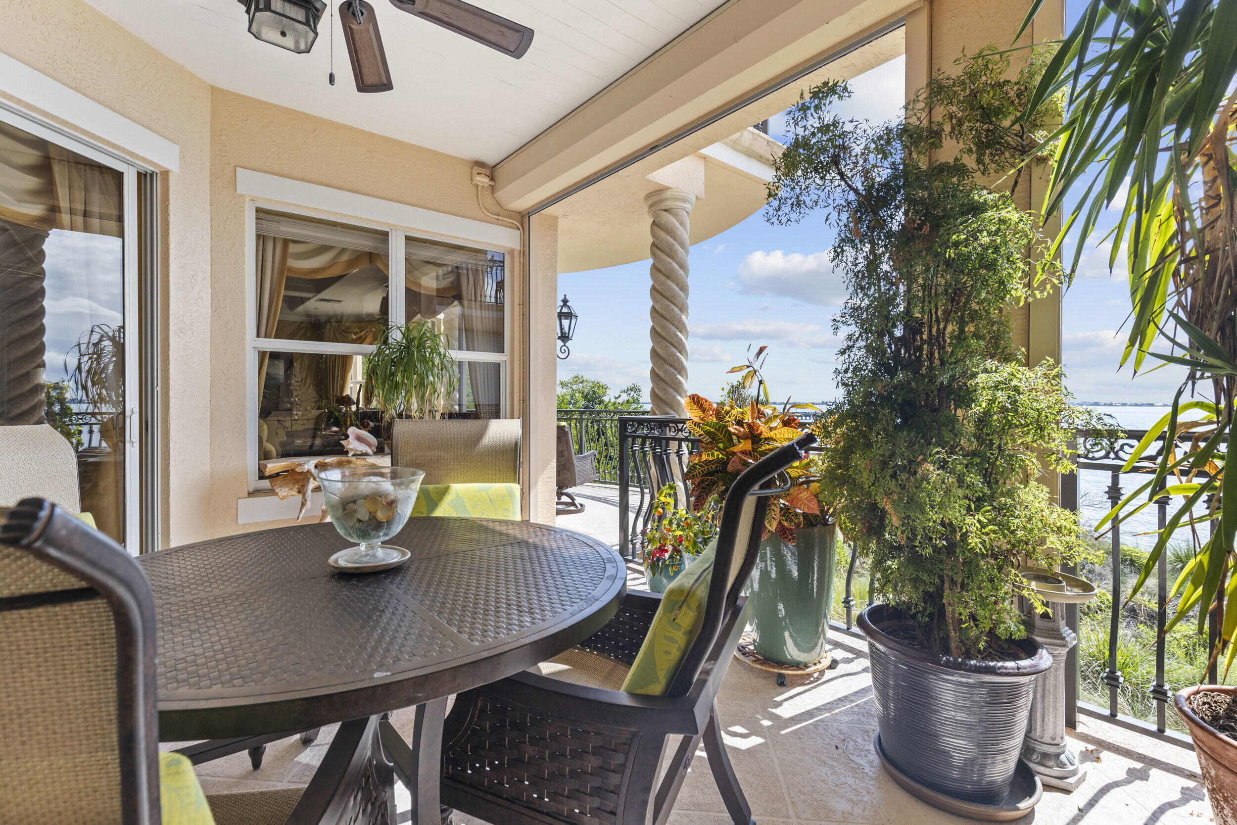 OUTRIGGER HARBOUR CONDO - Residential