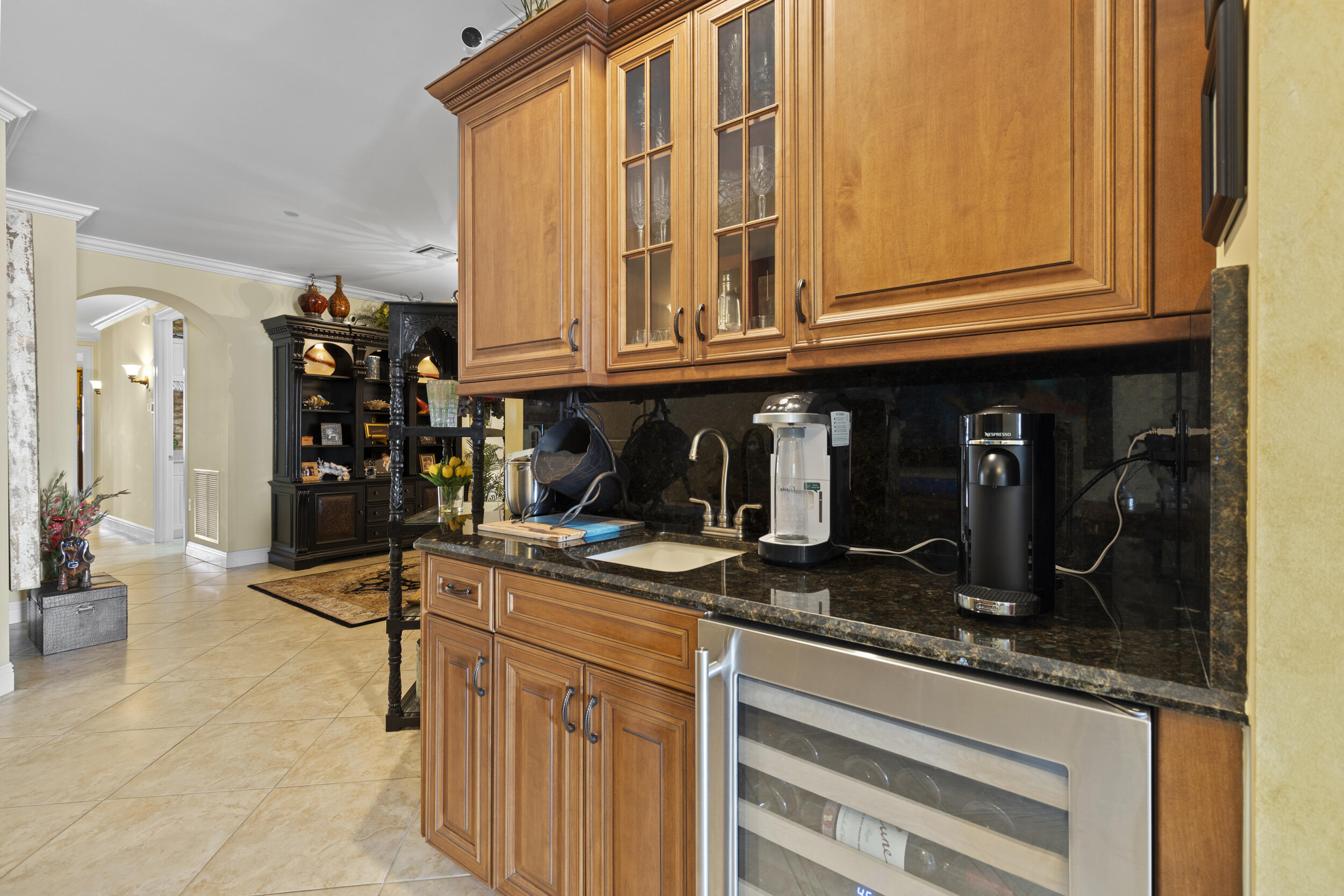 OUTRIGGER HARBOUR CONDO - Residential
