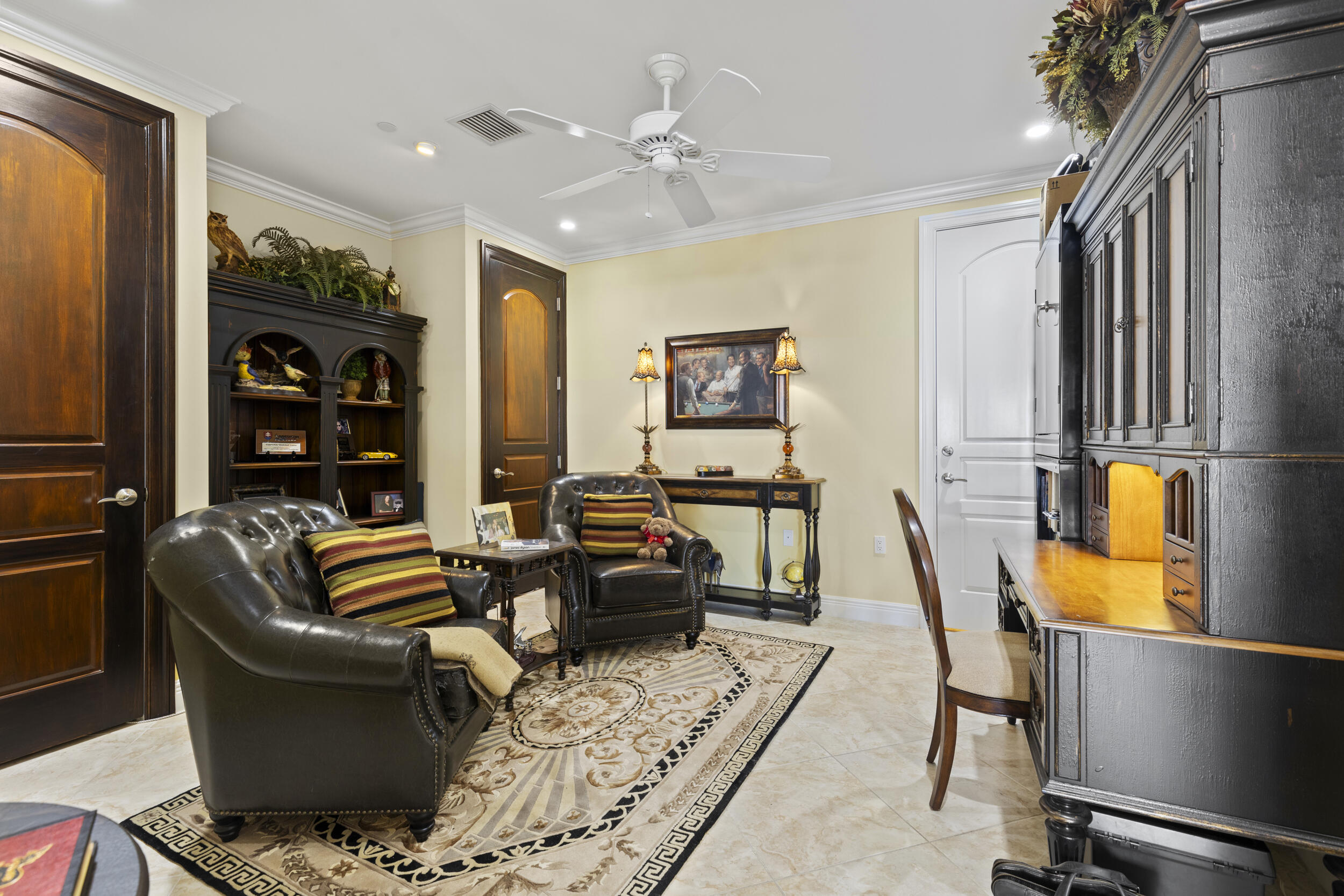OUTRIGGER HARBOUR CONDO - Residential