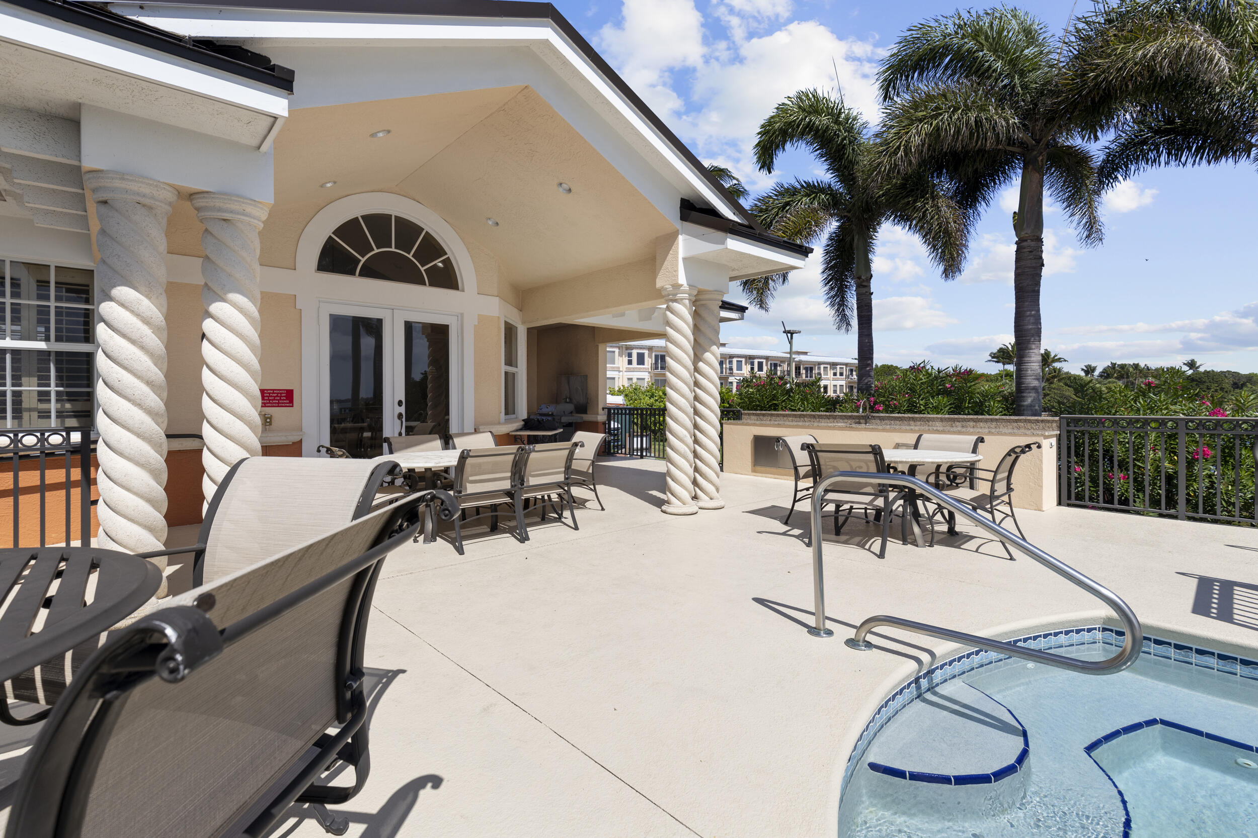 OUTRIGGER HARBOUR CONDO - Residential