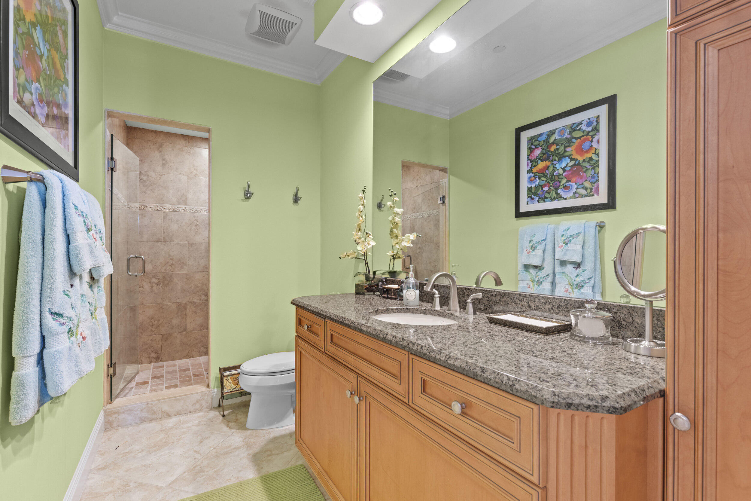 OUTRIGGER HARBOUR CONDO - Residential