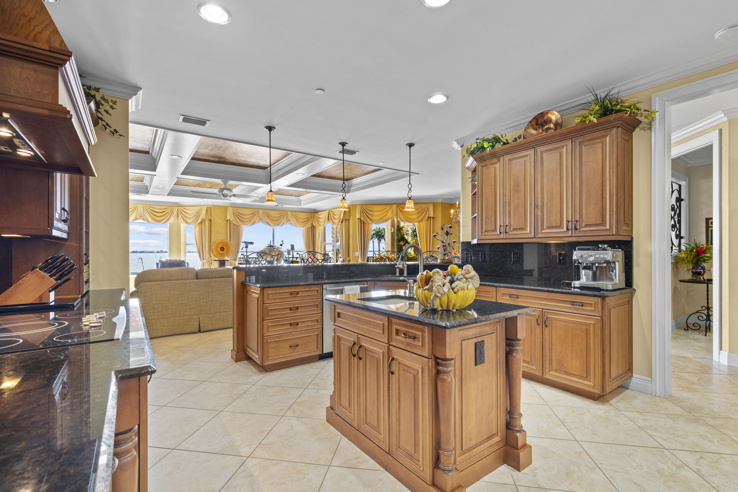 OUTRIGGER HARBOUR CONDO - Residential