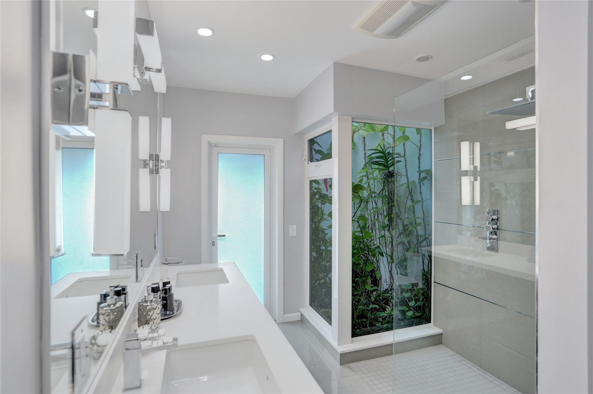 IMPERIAL POINT 2 SEC - Residential