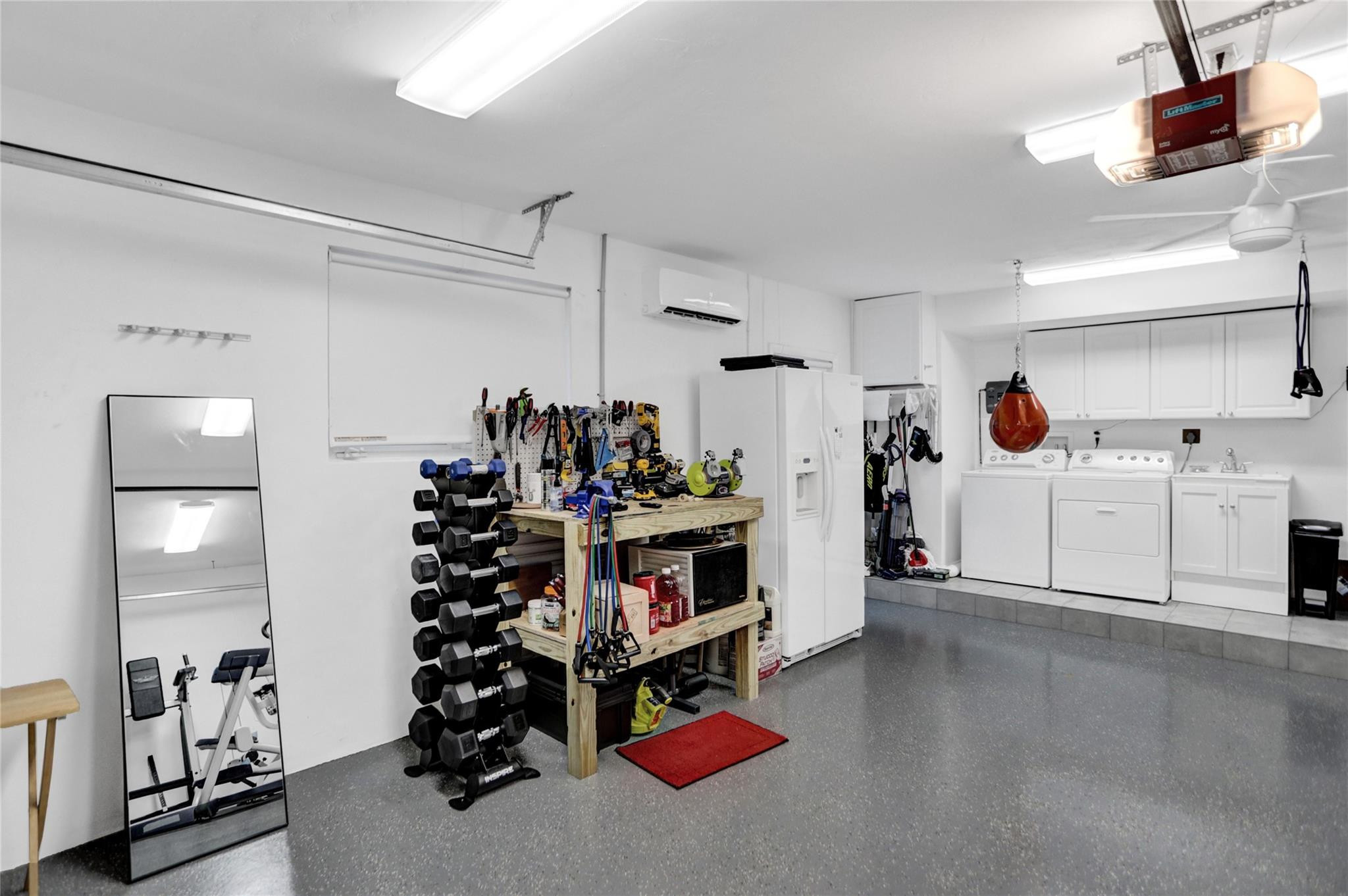 IMPERIAL POINT 2 SEC - Residential
