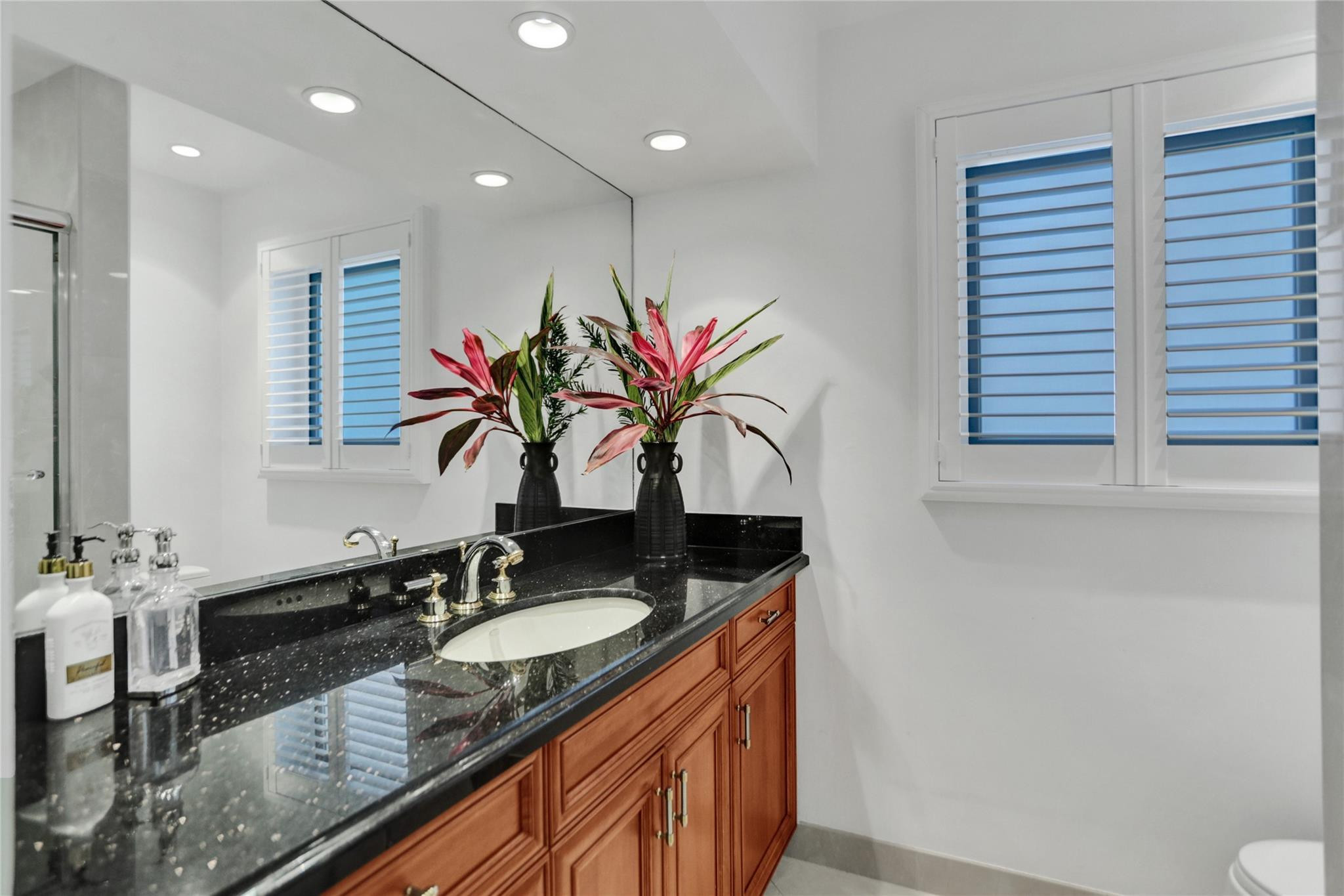 IMPERIAL POINT 2 SEC - Residential