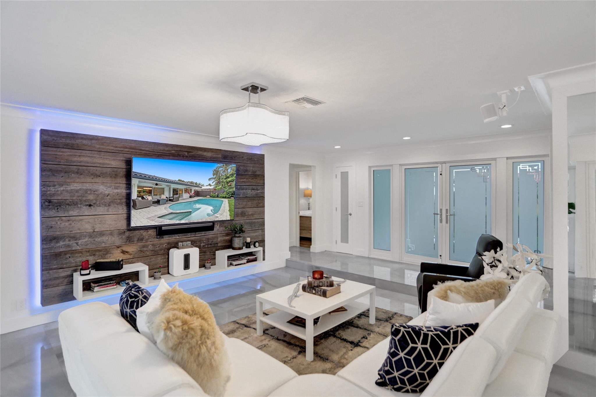 IMPERIAL POINT 2 SEC - Residential