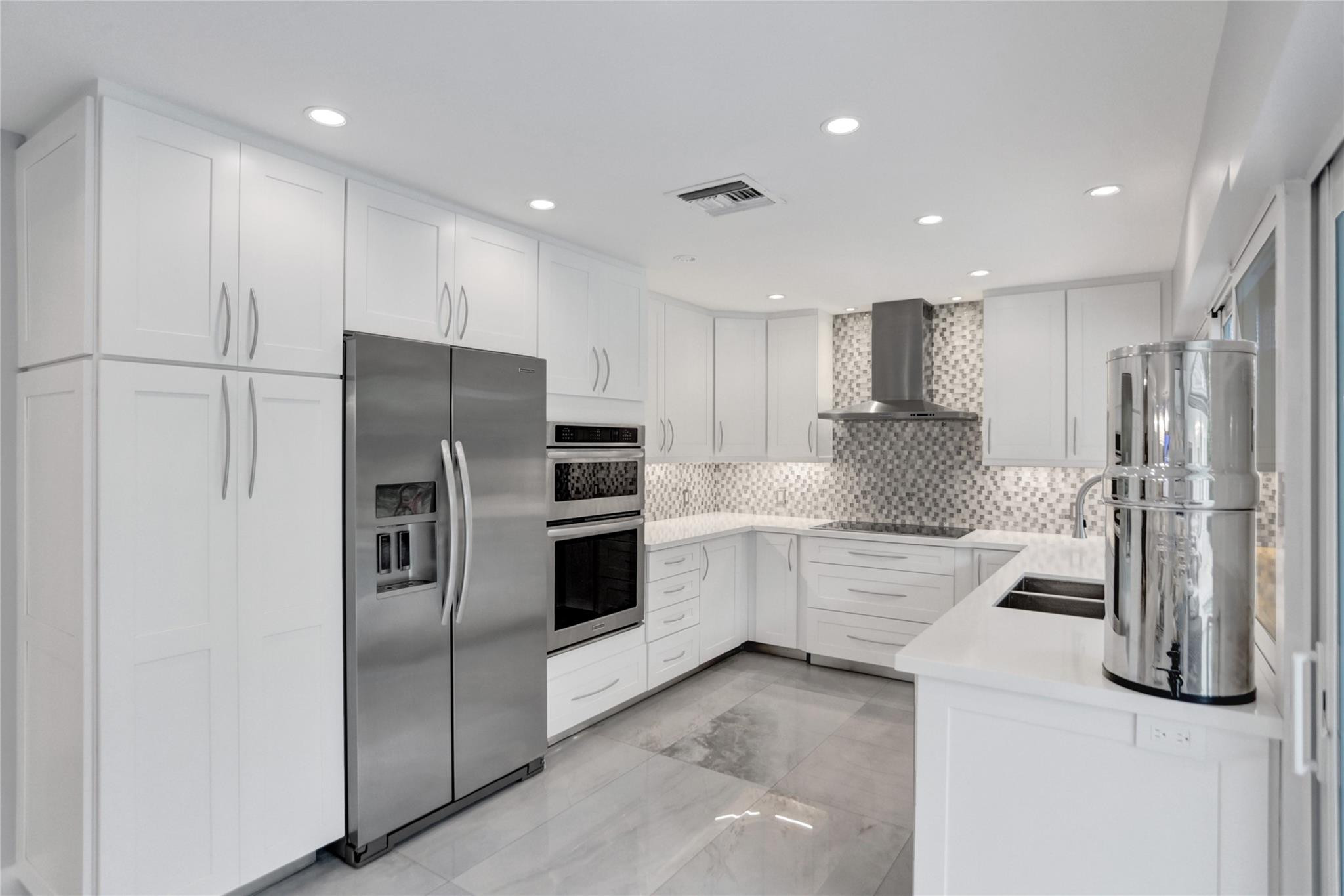 IMPERIAL POINT 2 SEC - Residential
