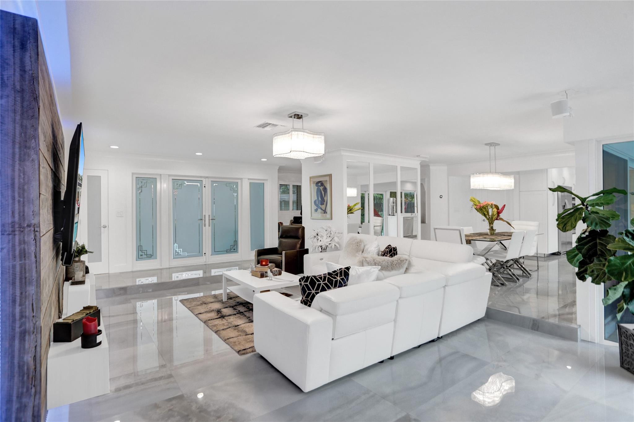 IMPERIAL POINT 2 SEC - Residential