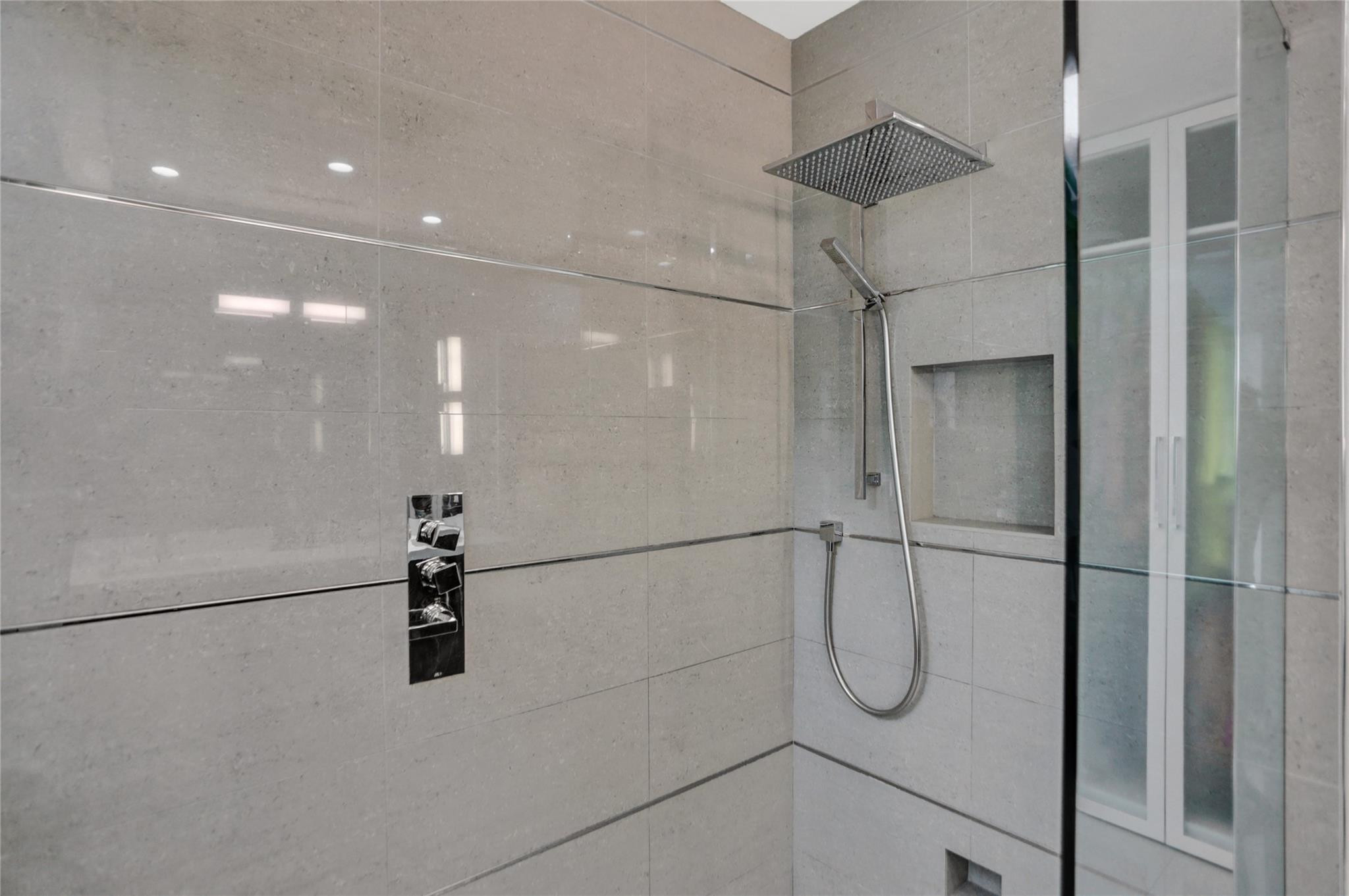IMPERIAL POINT 2 SEC - Residential