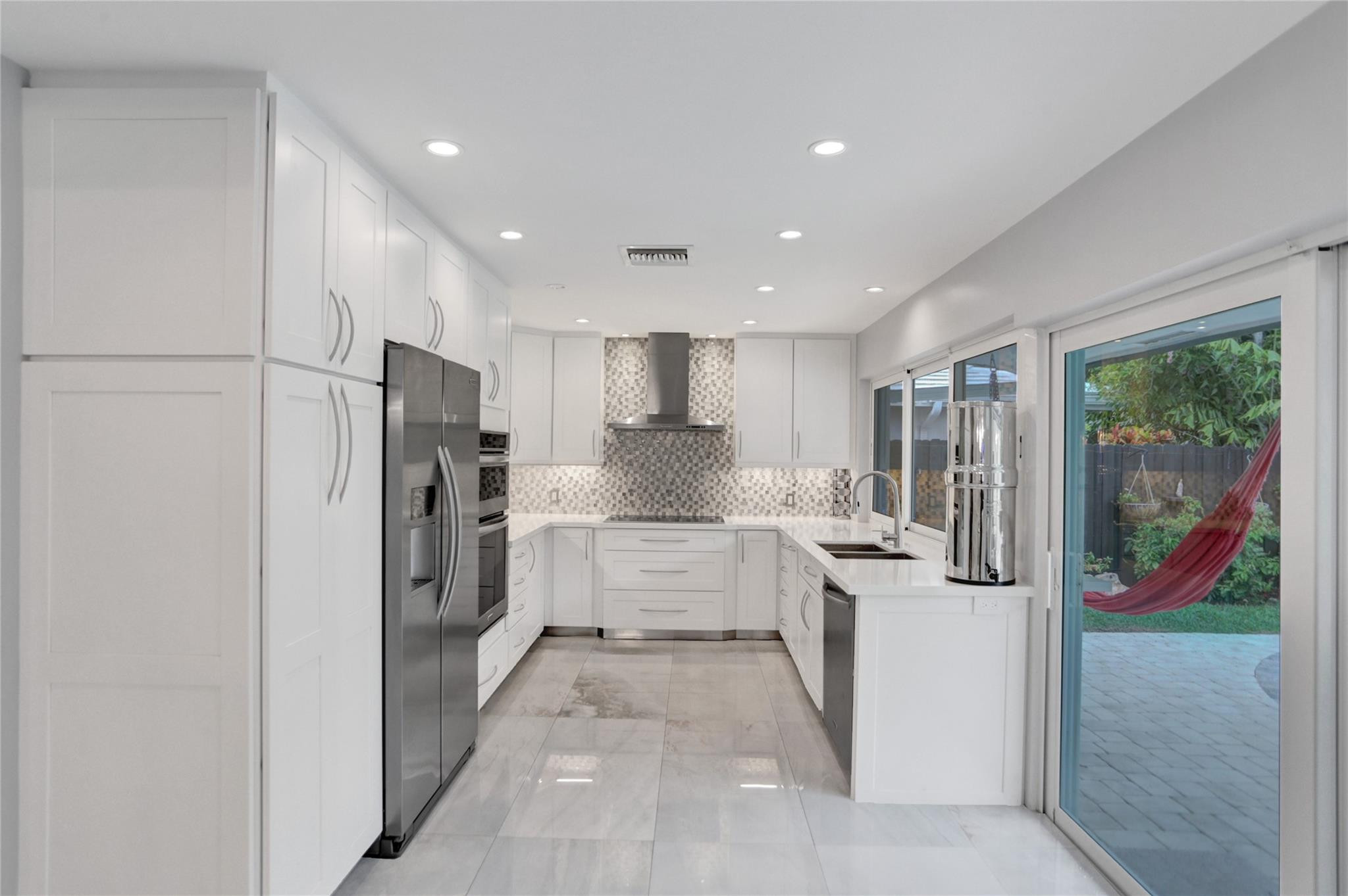 IMPERIAL POINT 2 SEC - Residential