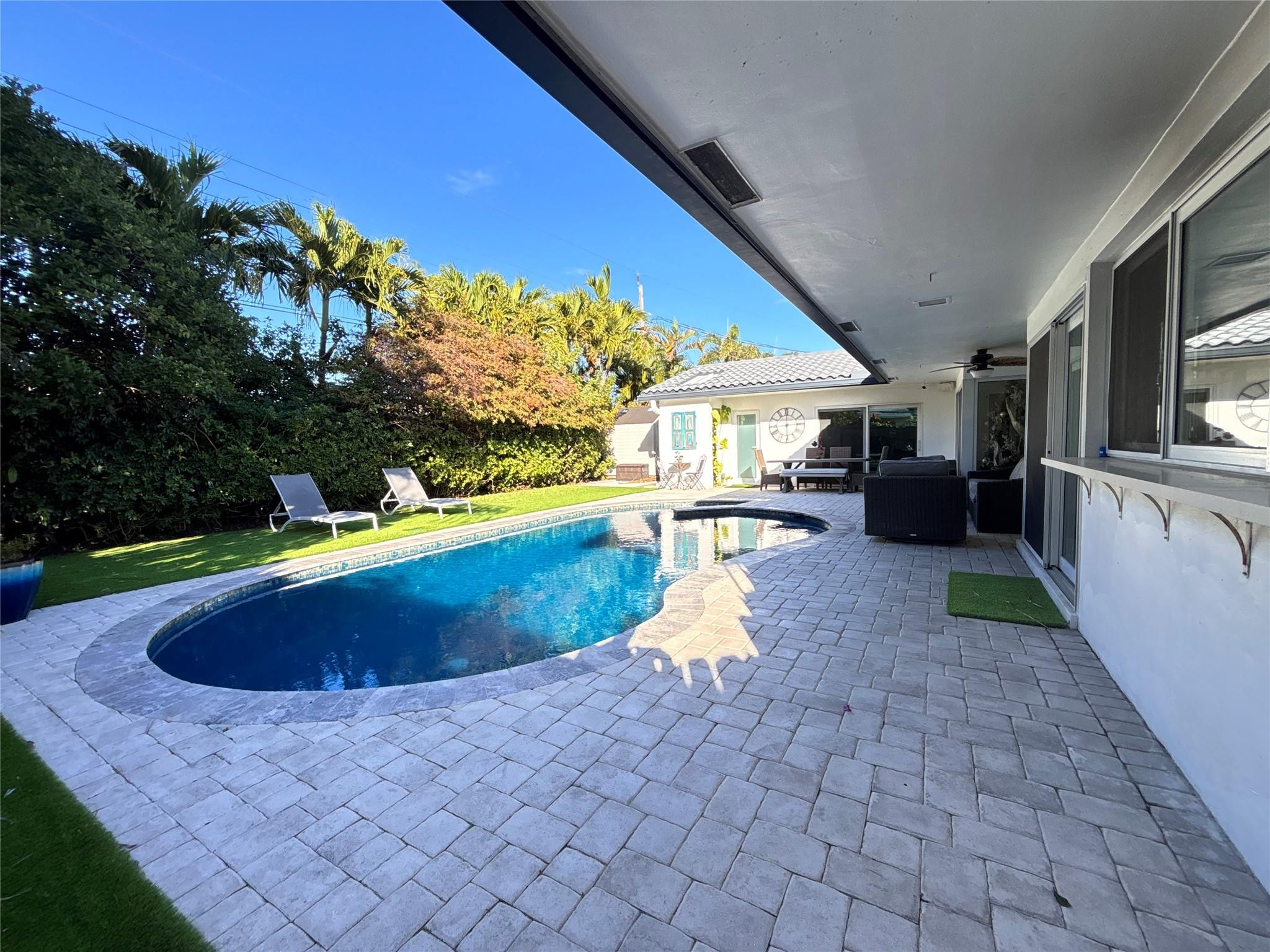 IMPERIAL POINT 2 SEC - Residential