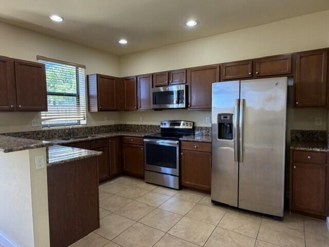 SILVER PALM WEST - Residential Lease