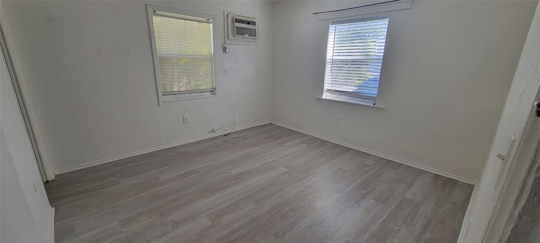 HOLLYWOOD TERRACE - Residential Lease