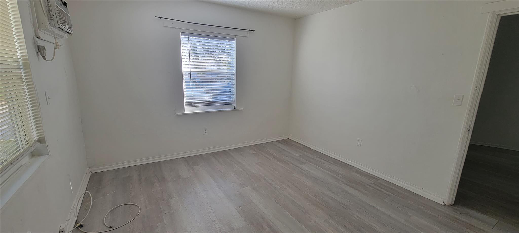 HOLLYWOOD TERRACE - Residential Lease