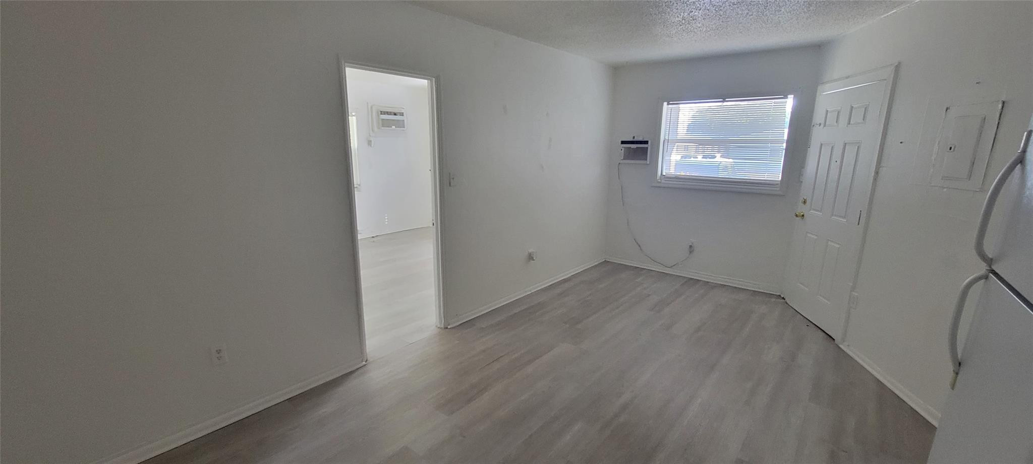 HOLLYWOOD TERRACE - Residential Lease