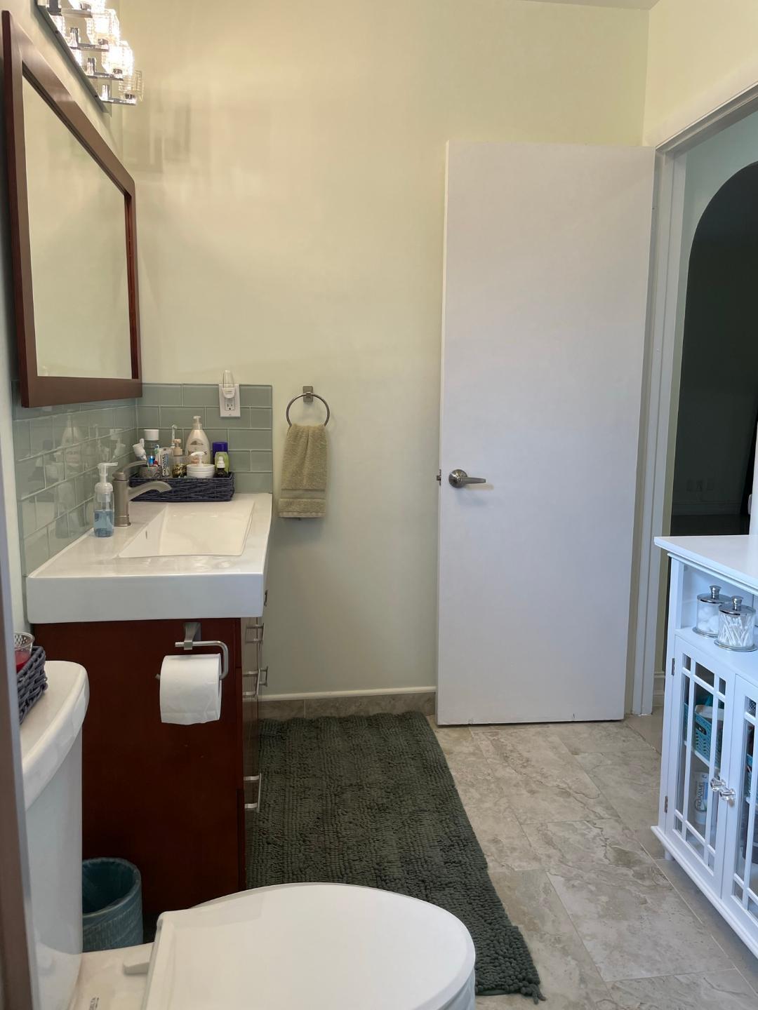 CASTLEWOOD - Residential Lease