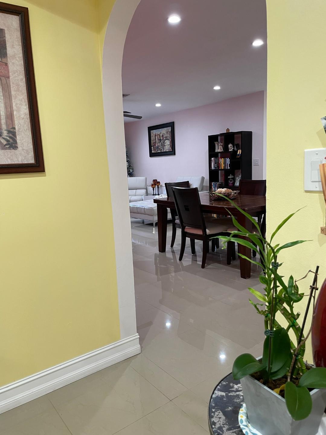 CASTLEWOOD - Residential Lease
