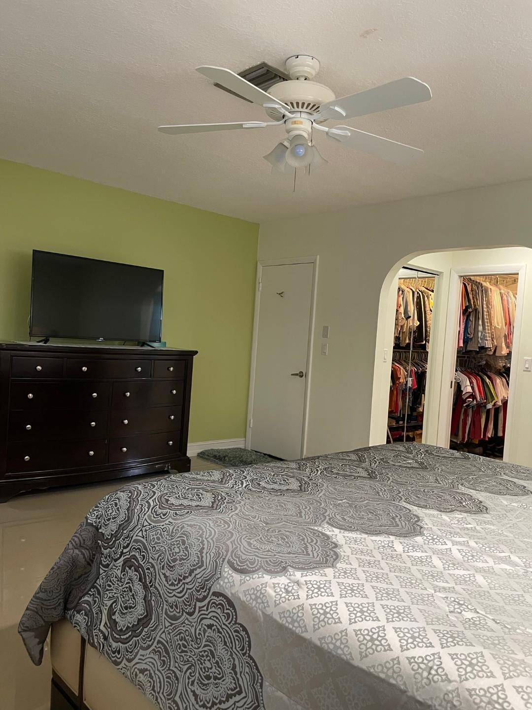CASTLEWOOD - Residential Lease