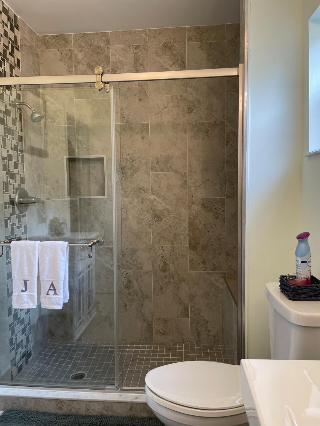 CASTLEWOOD - Residential Lease