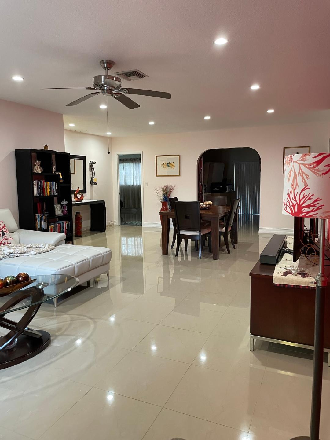 CASTLEWOOD - Residential Lease