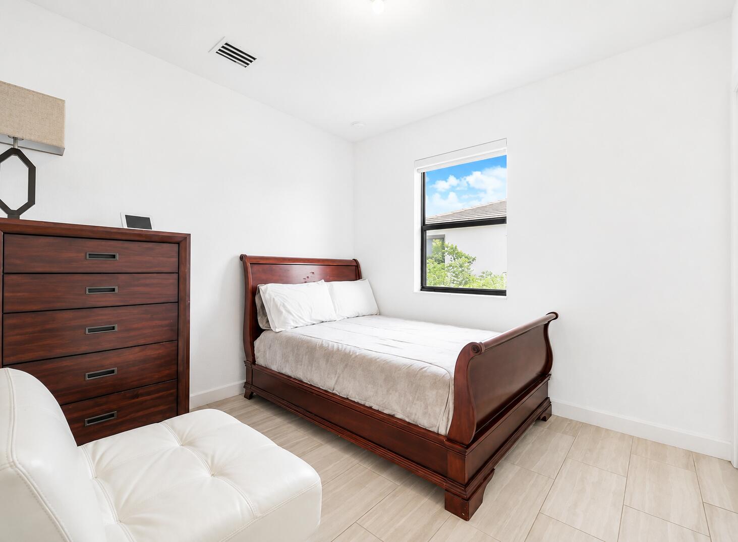 VIA VENTURA NEIGHBORHOOD 2 - Residential Lease