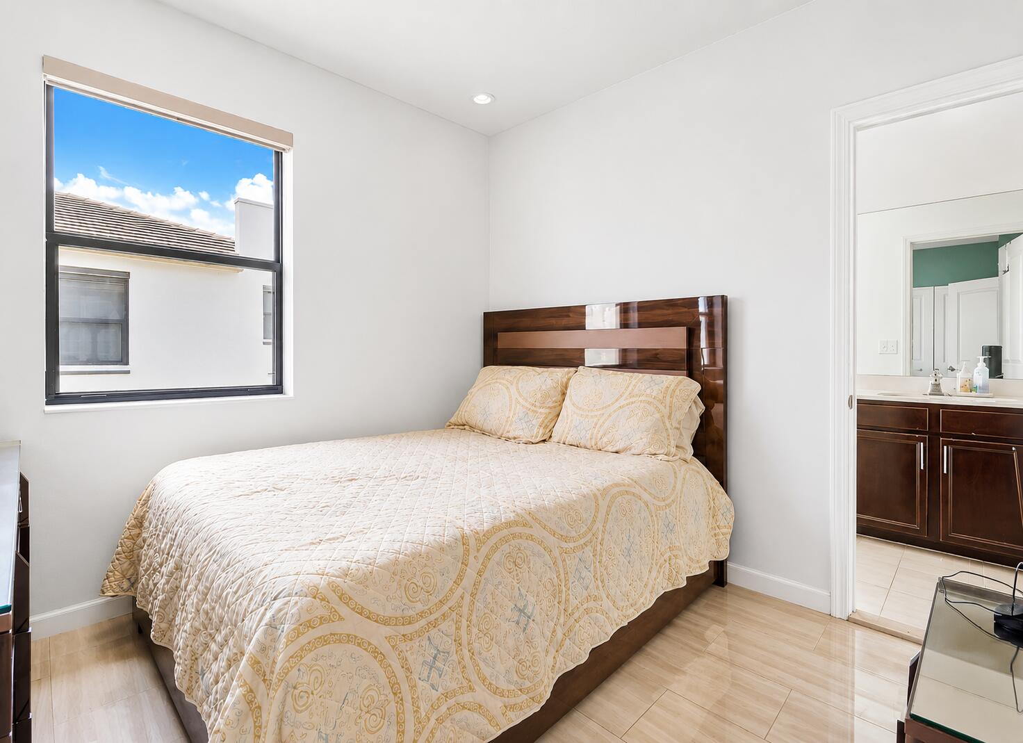 VIA VENTURA NEIGHBORHOOD 2 - Residential Lease