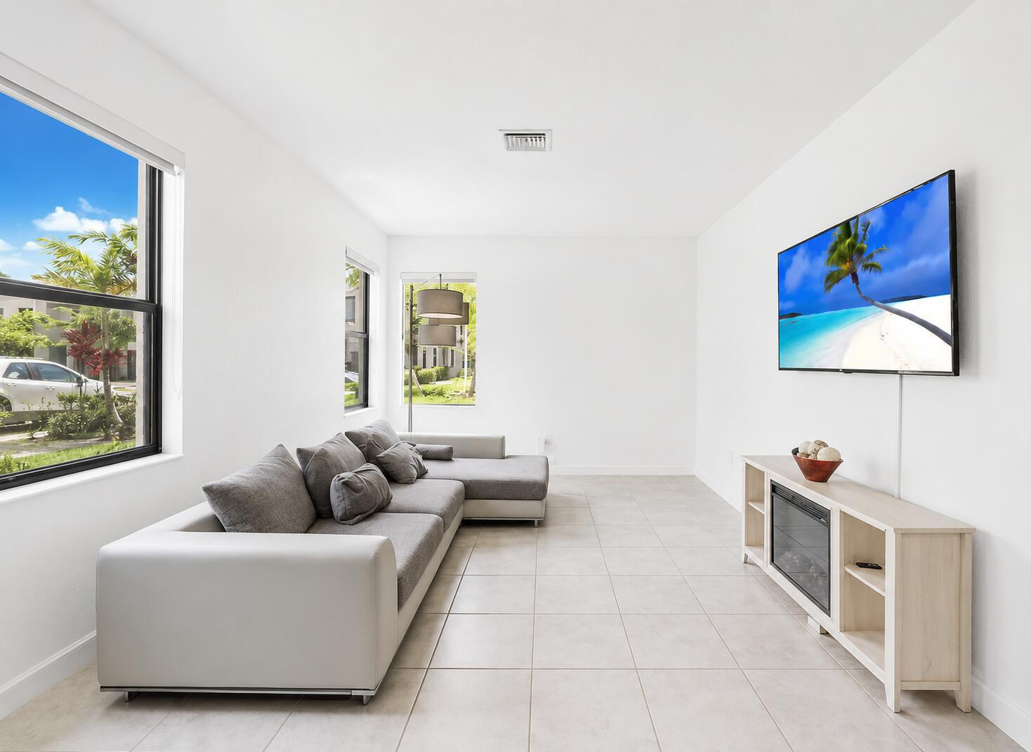 VIA VENTURA NEIGHBORHOOD 2 - Residential Lease