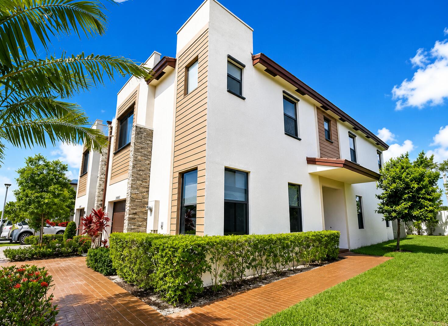 VIA VENTURA NEIGHBORHOOD 2 - Residential Lease
