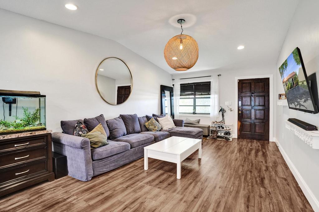 FOREST LAKE - Residential