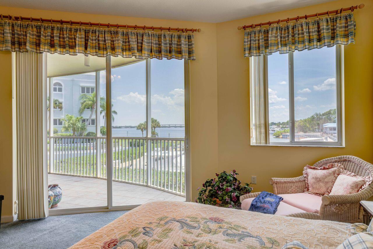 ADMIRALTY CONDO - Residential