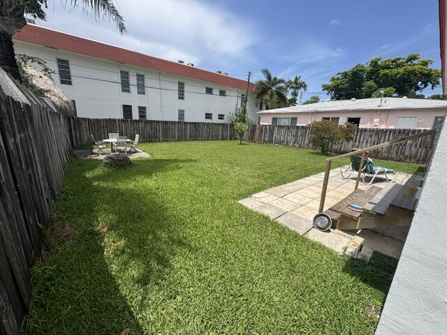 HOLLYWOOD PLACE - Residential