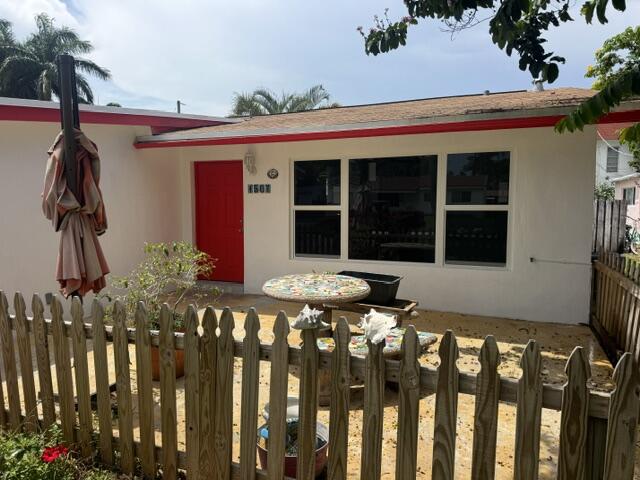 HOLLYWOOD PLACE - Residential