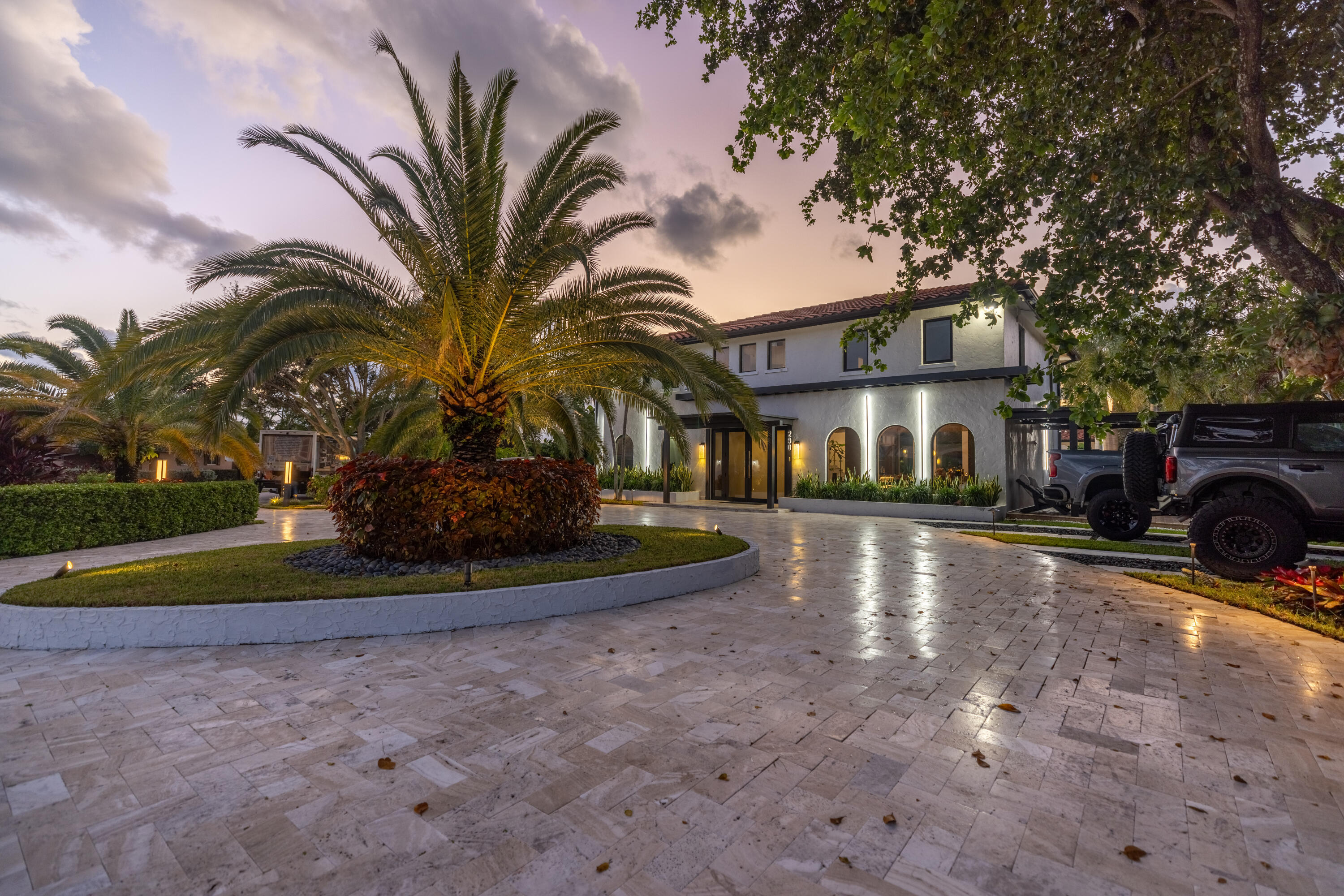 SPANISH VILLAGE - Residential