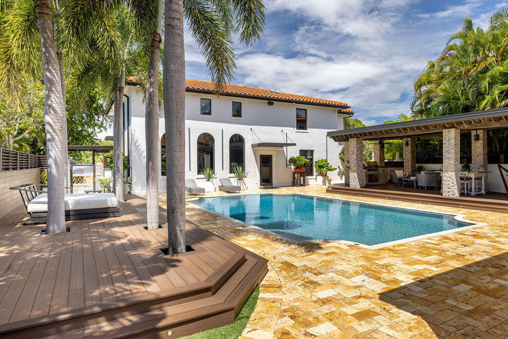 SPANISH VILLAGE - Residential