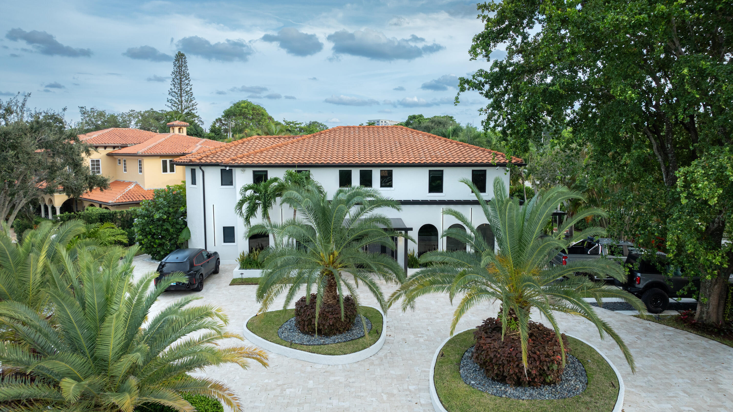 SPANISH VILLAGE - Residential