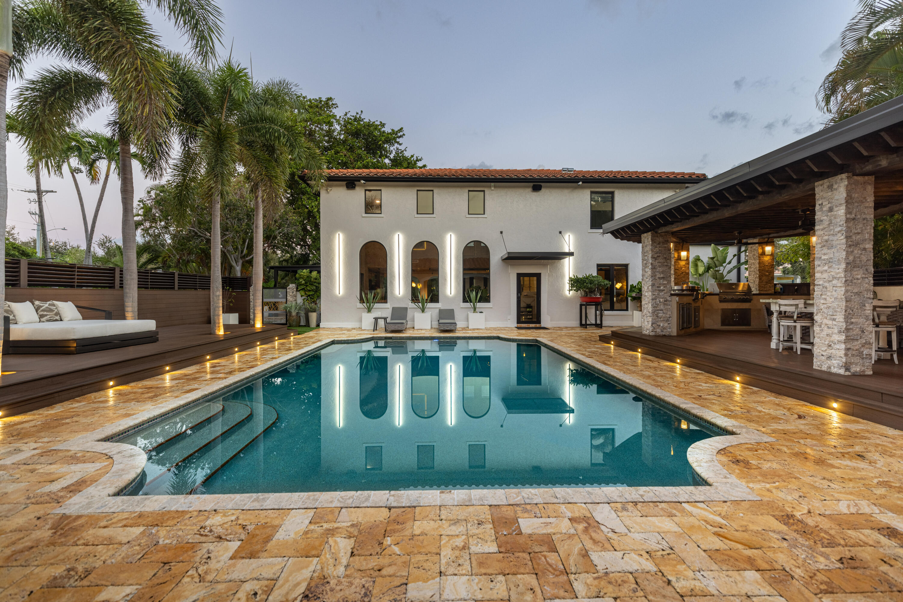 SPANISH VILLAGE - Residential