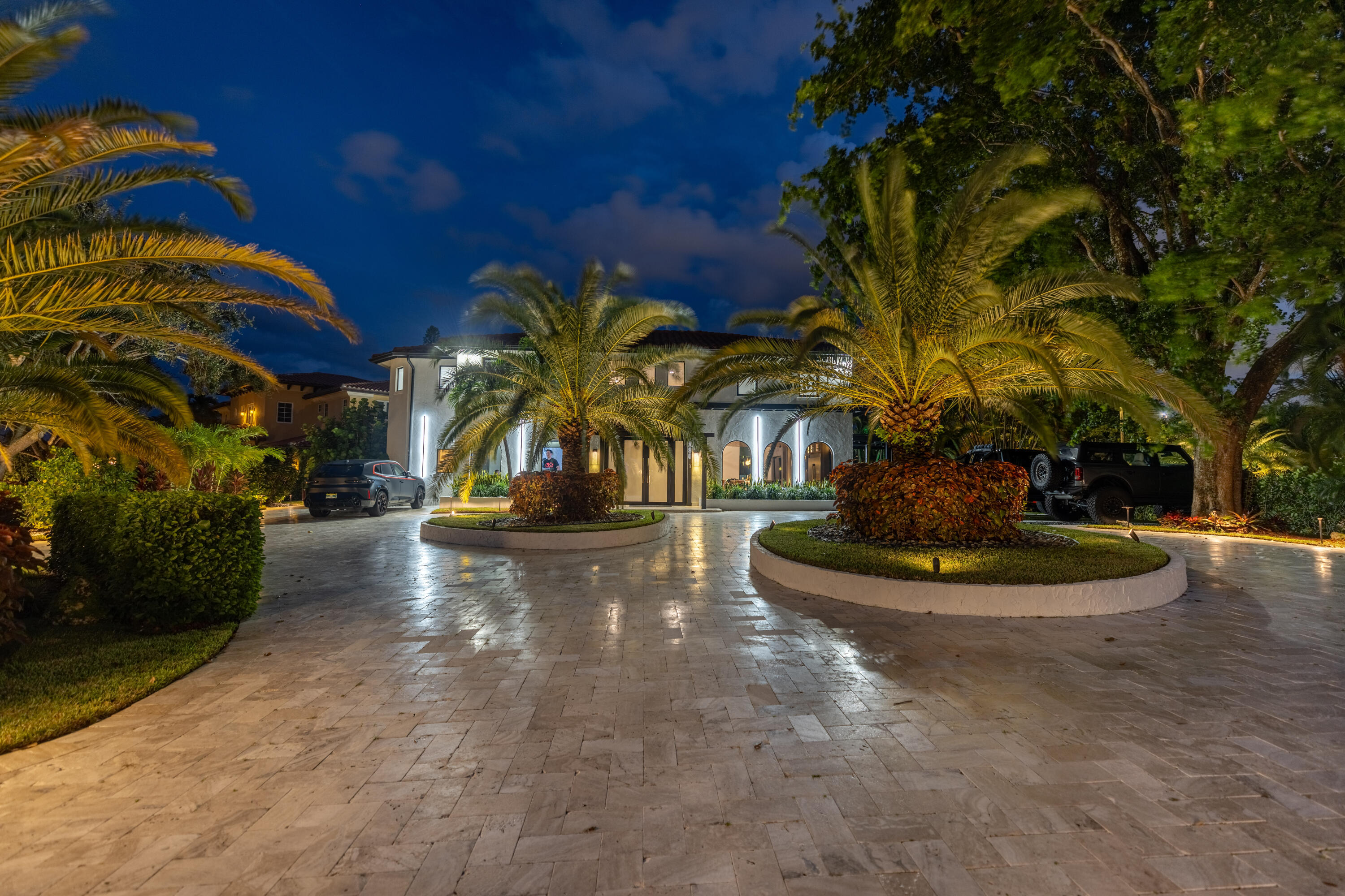 SPANISH VILLAGE - Residential