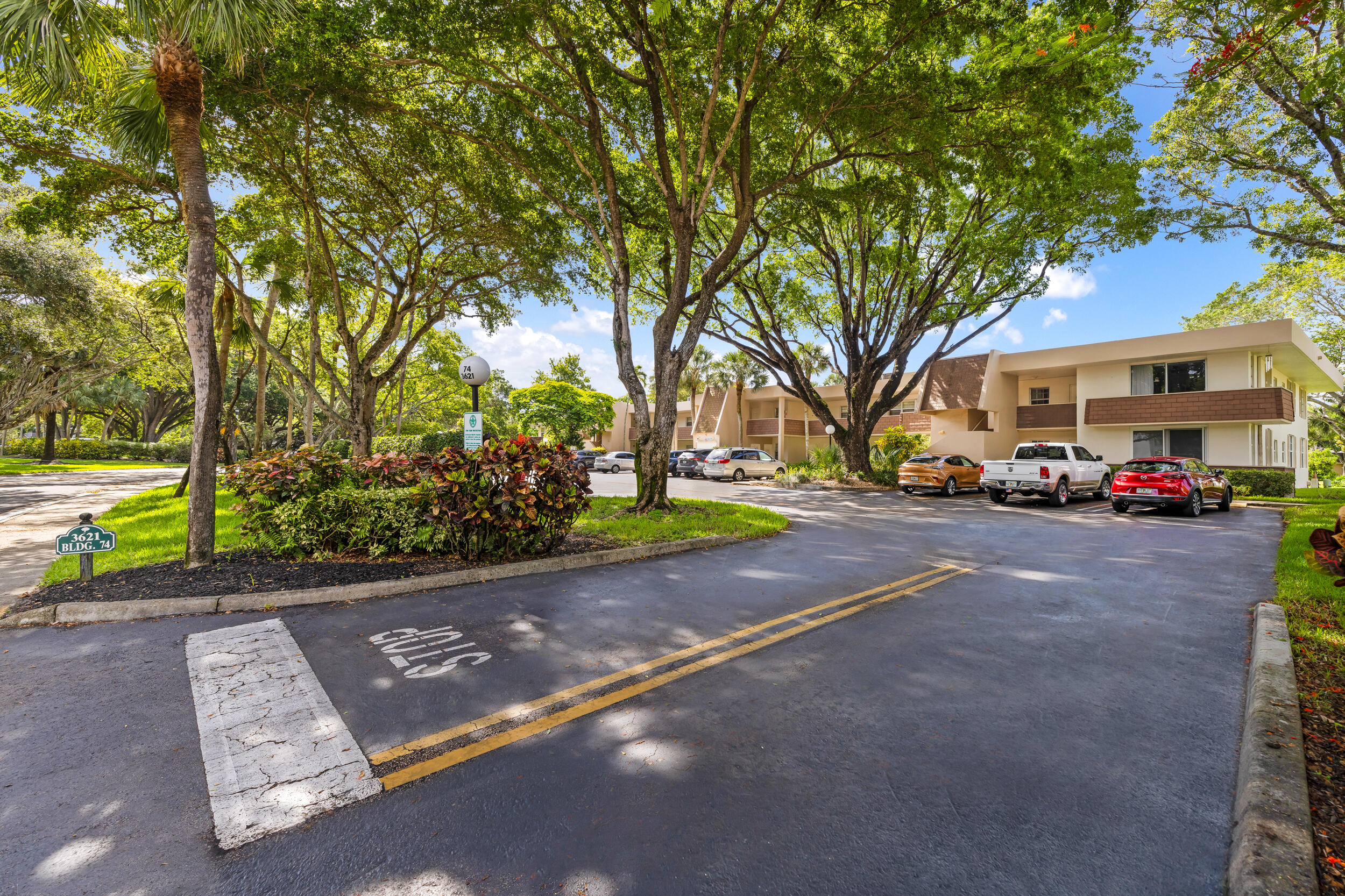NO 74 PALM-AIRE COUNTRY CLUB - Residential Lease