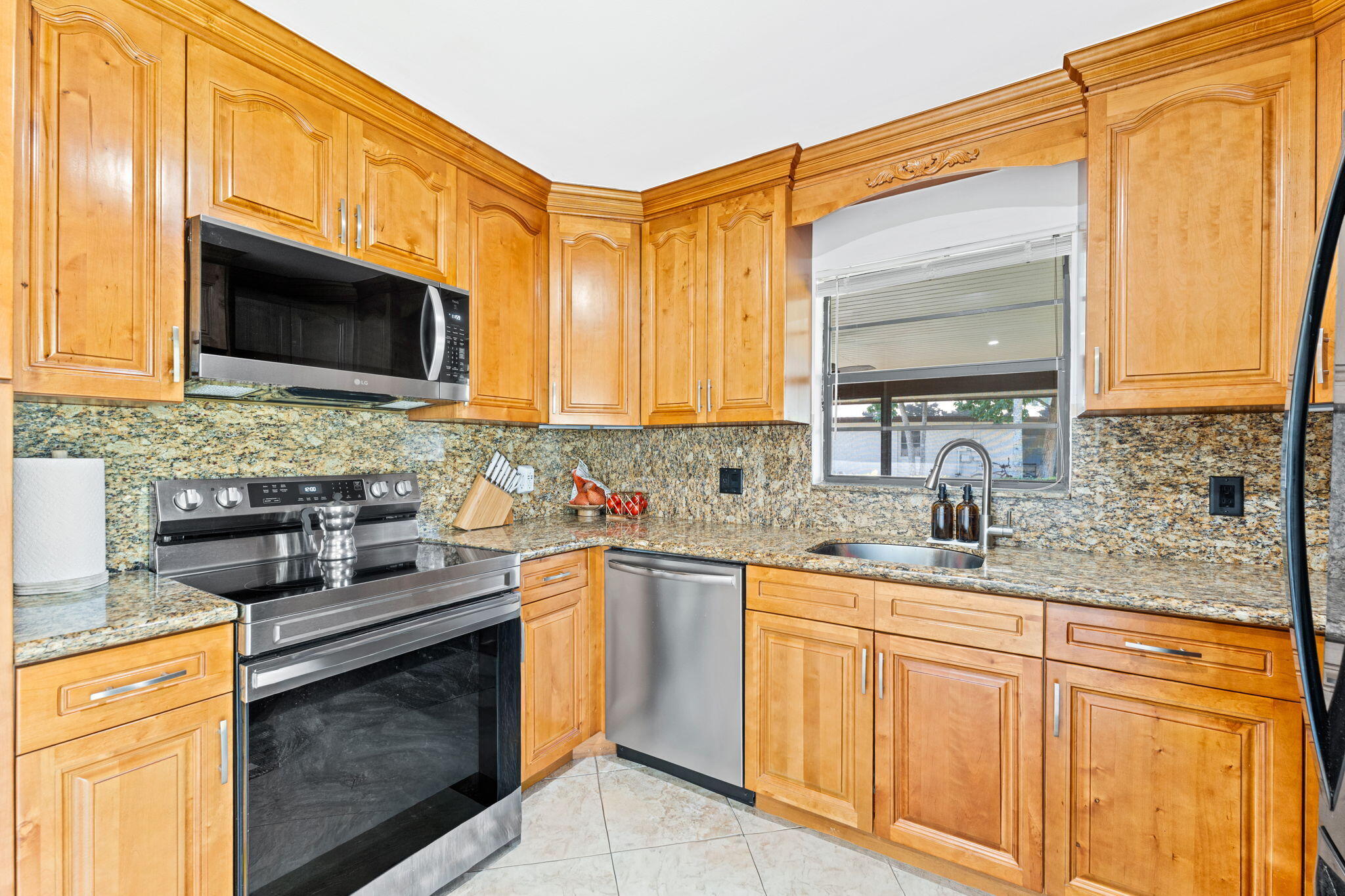 PINES AT WOODMONT CONDO - Residential