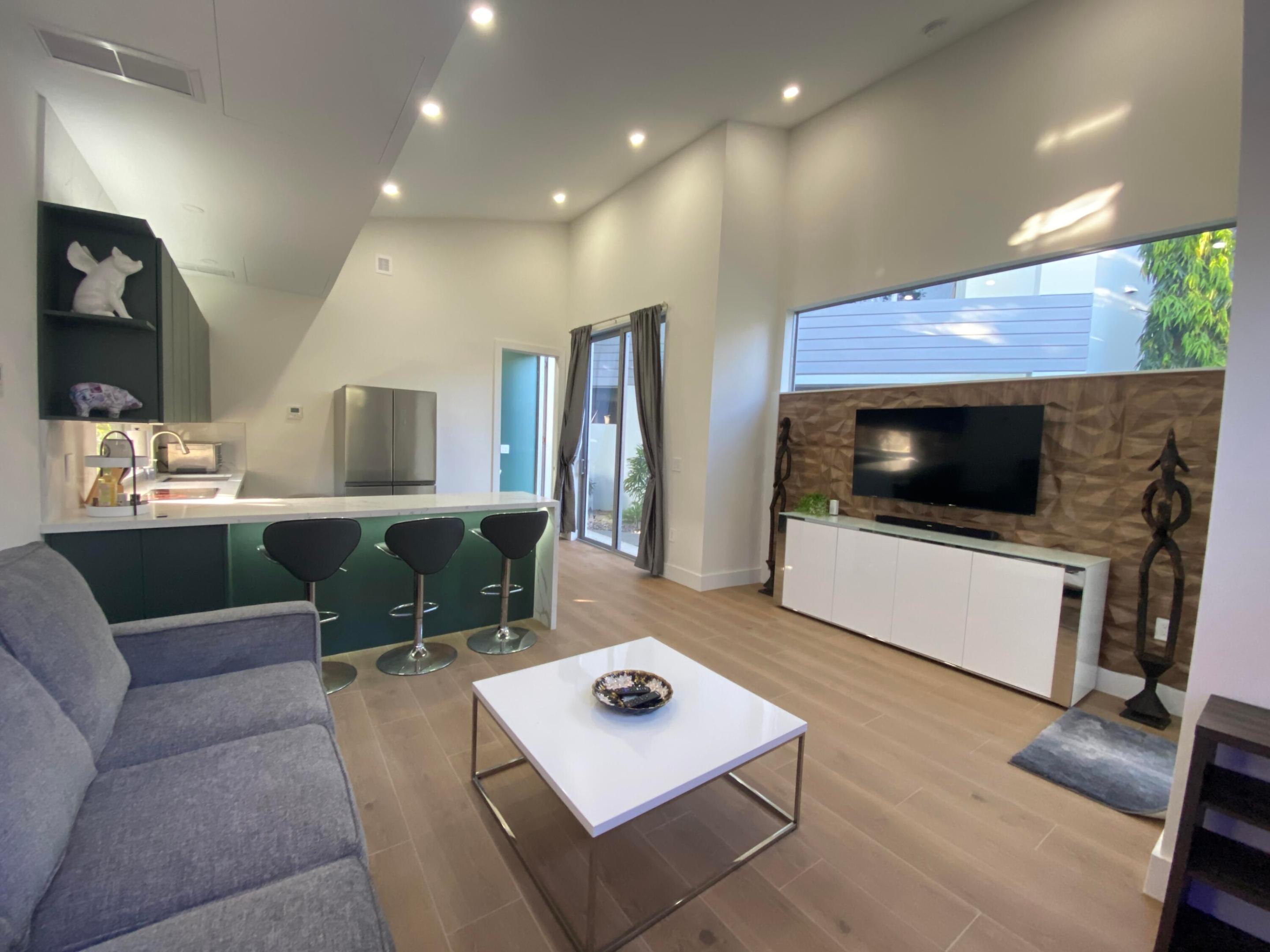 RIVERSIDE ADD AMEN PLAT - Residential
