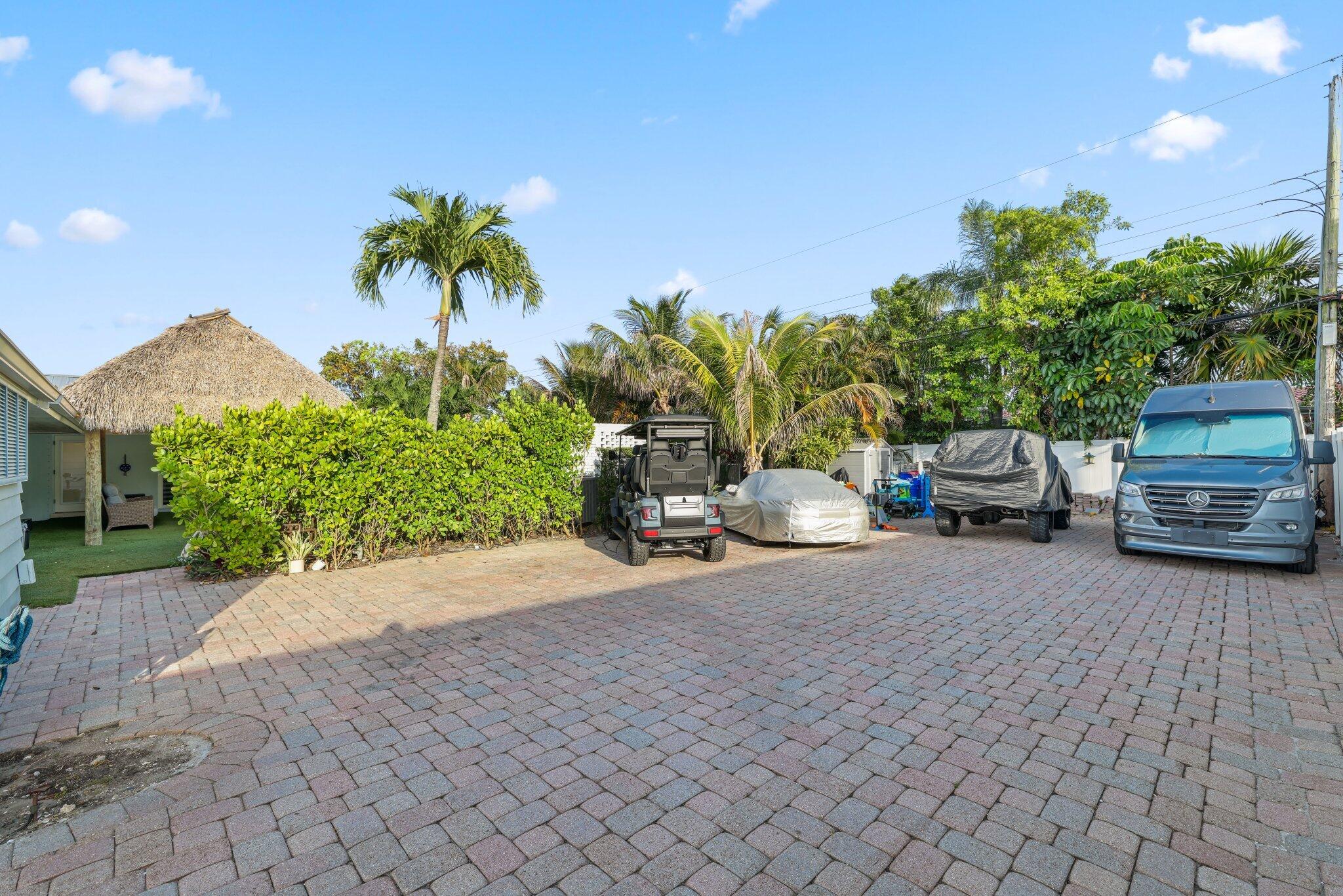COUNTRY CLUB ADD TO VILLAGE OF NORTH PALM BEACH - Residential