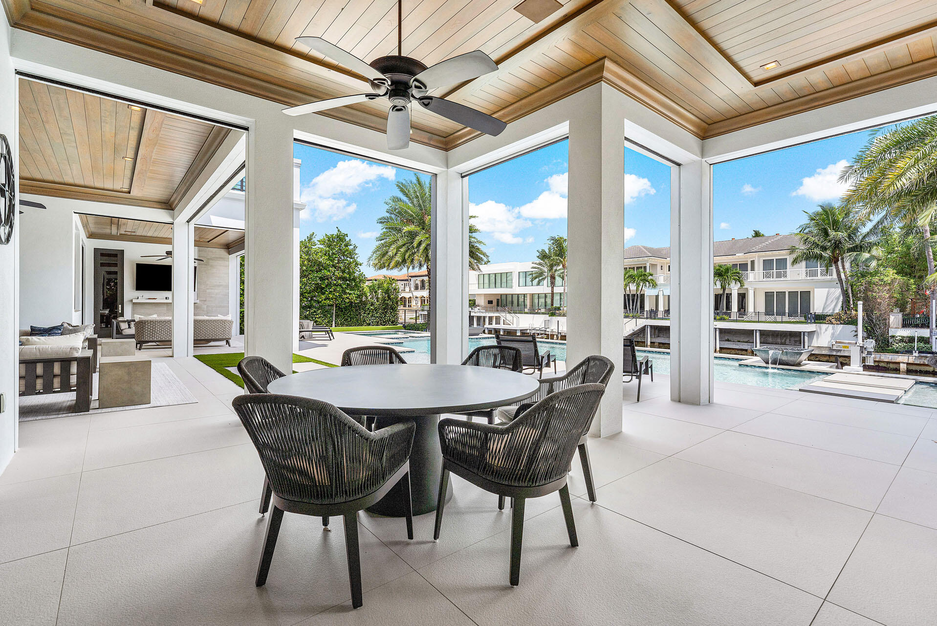 ROYAL PALM YACHT & COUNTRY CLUB - Residential