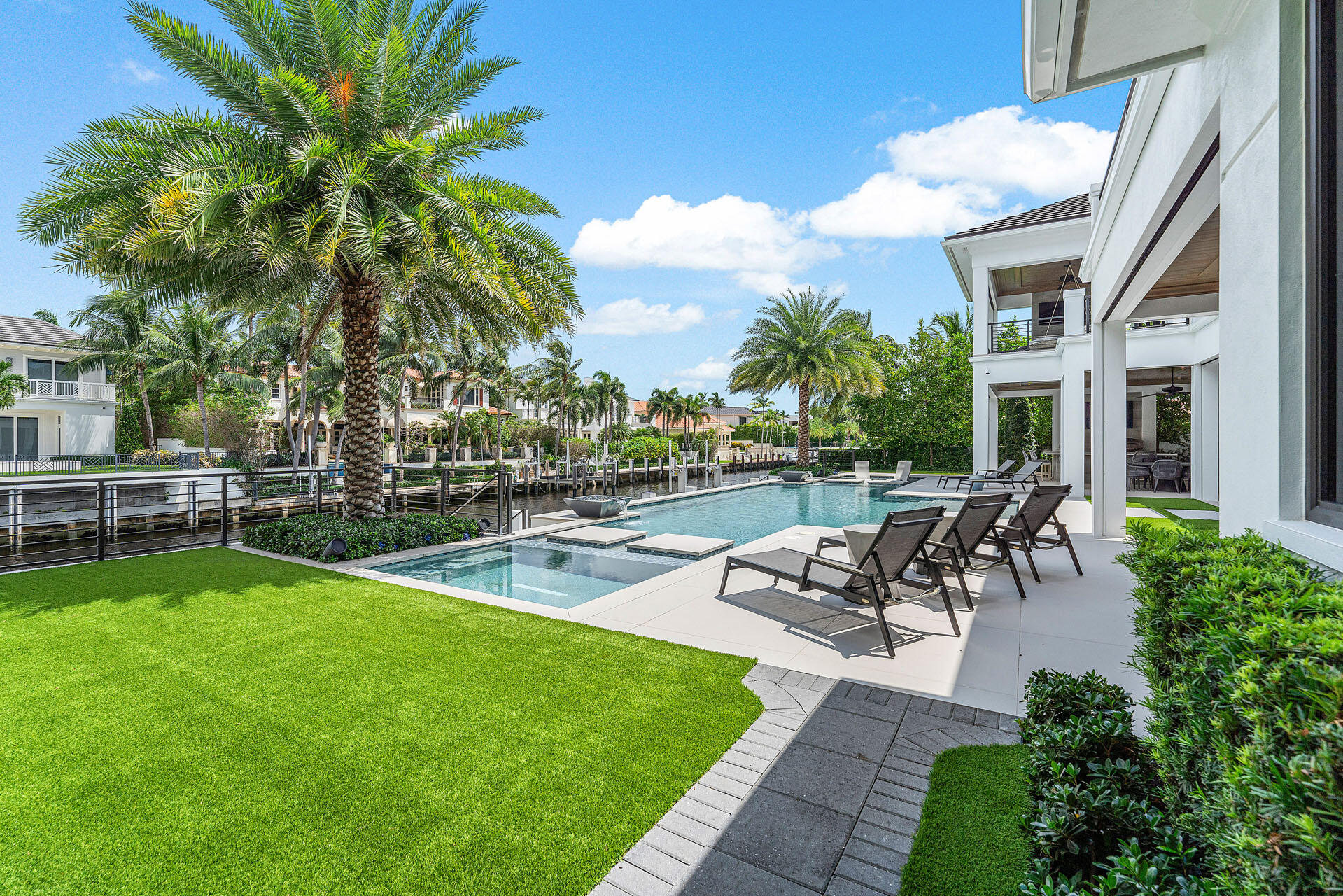 ROYAL PALM YACHT & COUNTRY CLUB - Residential