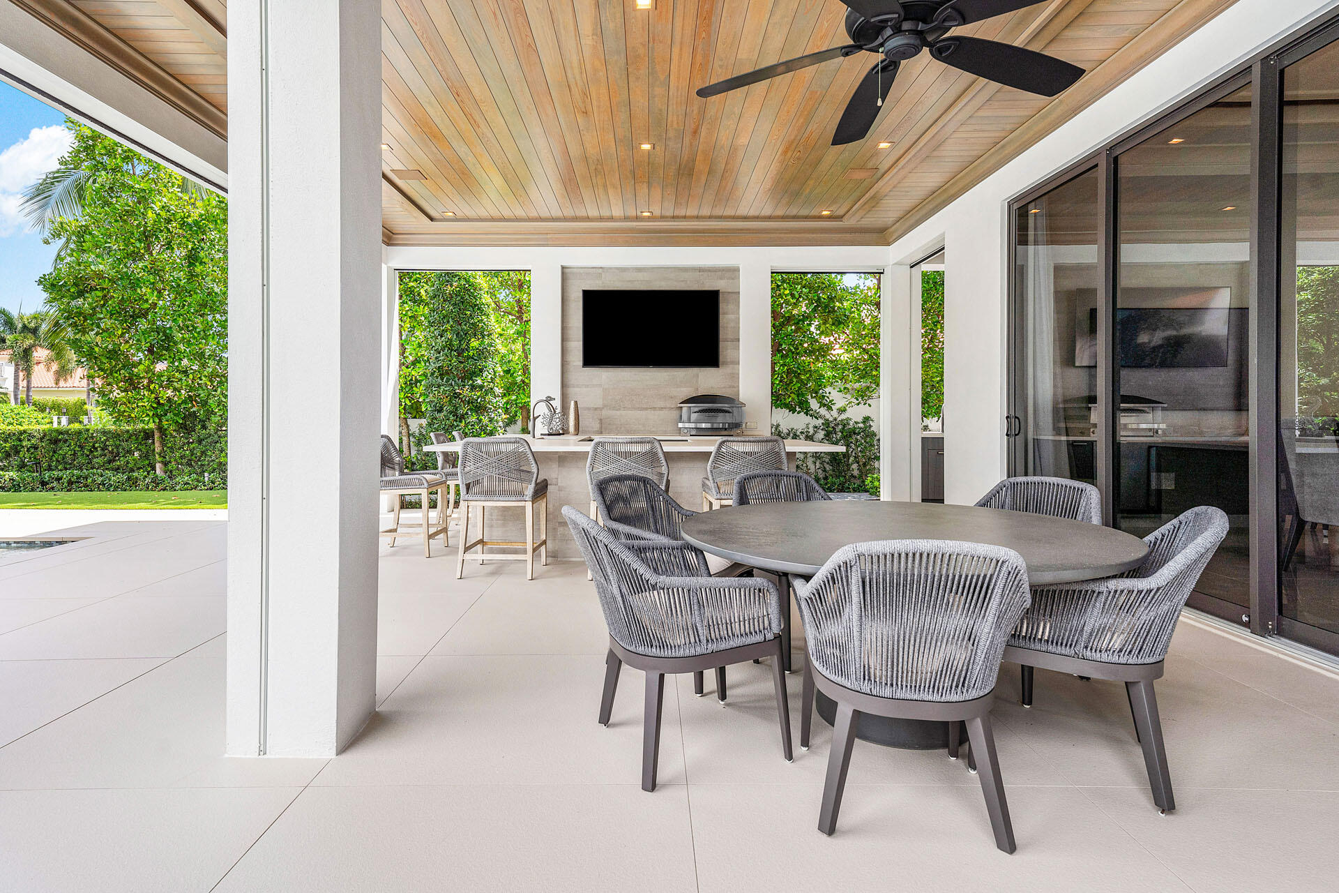 ROYAL PALM YACHT & COUNTRY CLUB - Residential