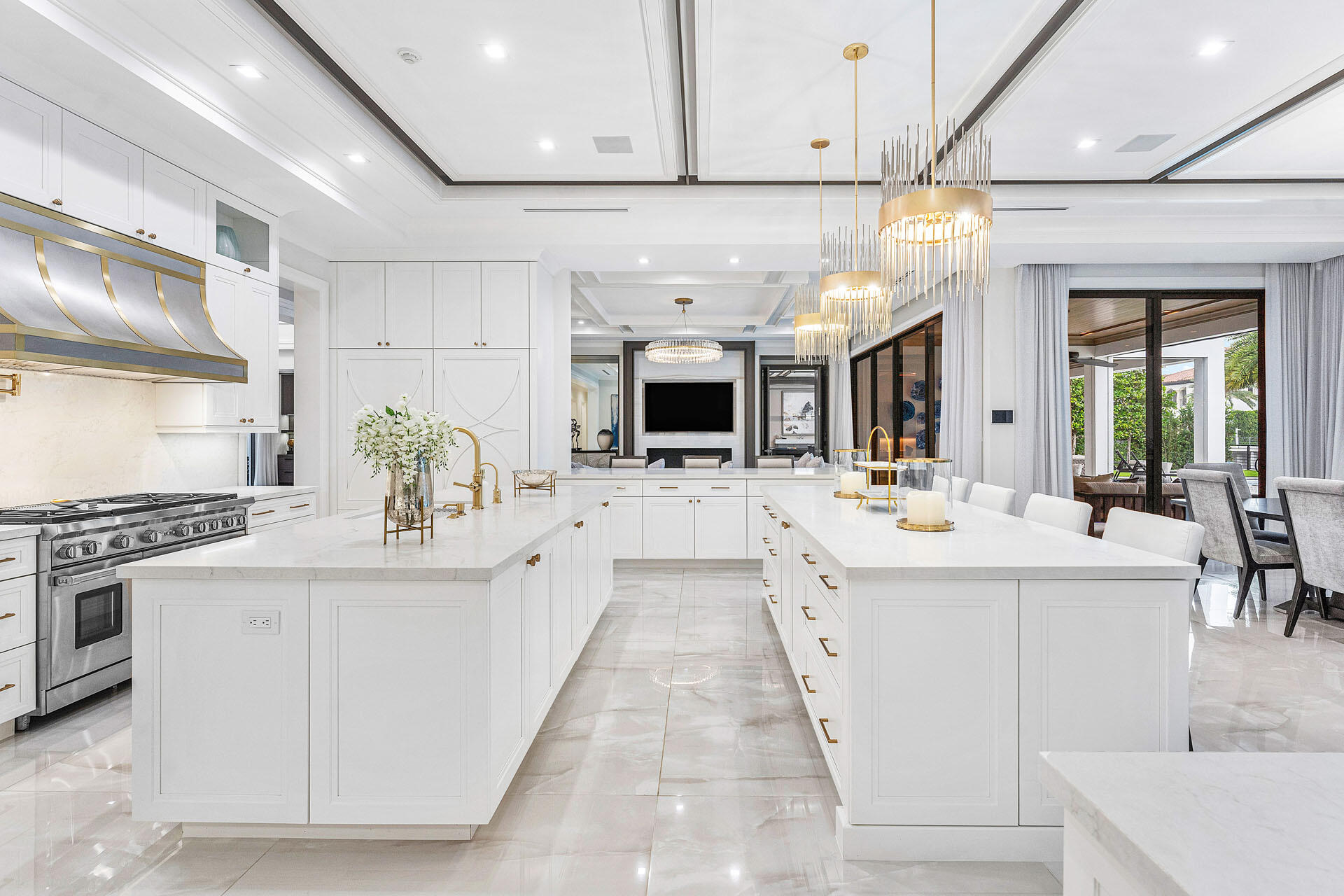 ROYAL PALM YACHT & COUNTRY CLUB - Residential